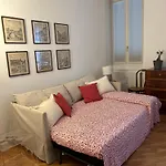Bilocale Red House Two Room Apartment Red House, Cosy Flat